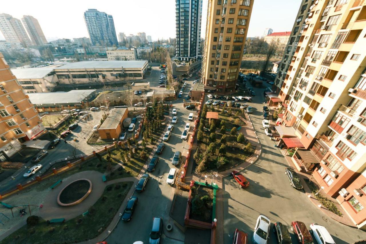 3 Комнатные Апартаменты В Центре Печерска Kiev Exterior foto