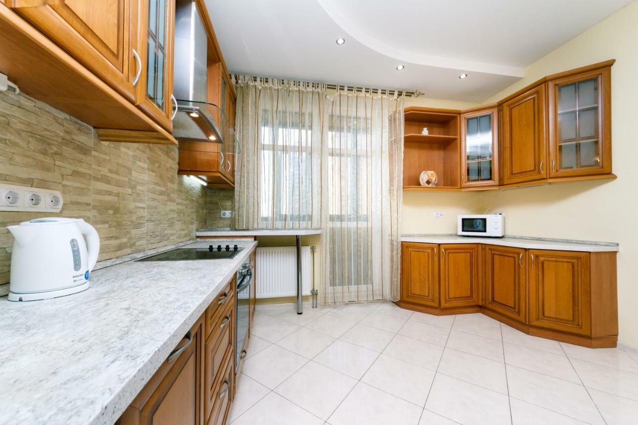 3 Комнатные Апартаменты В Центре Печерска Kiev Exterior foto