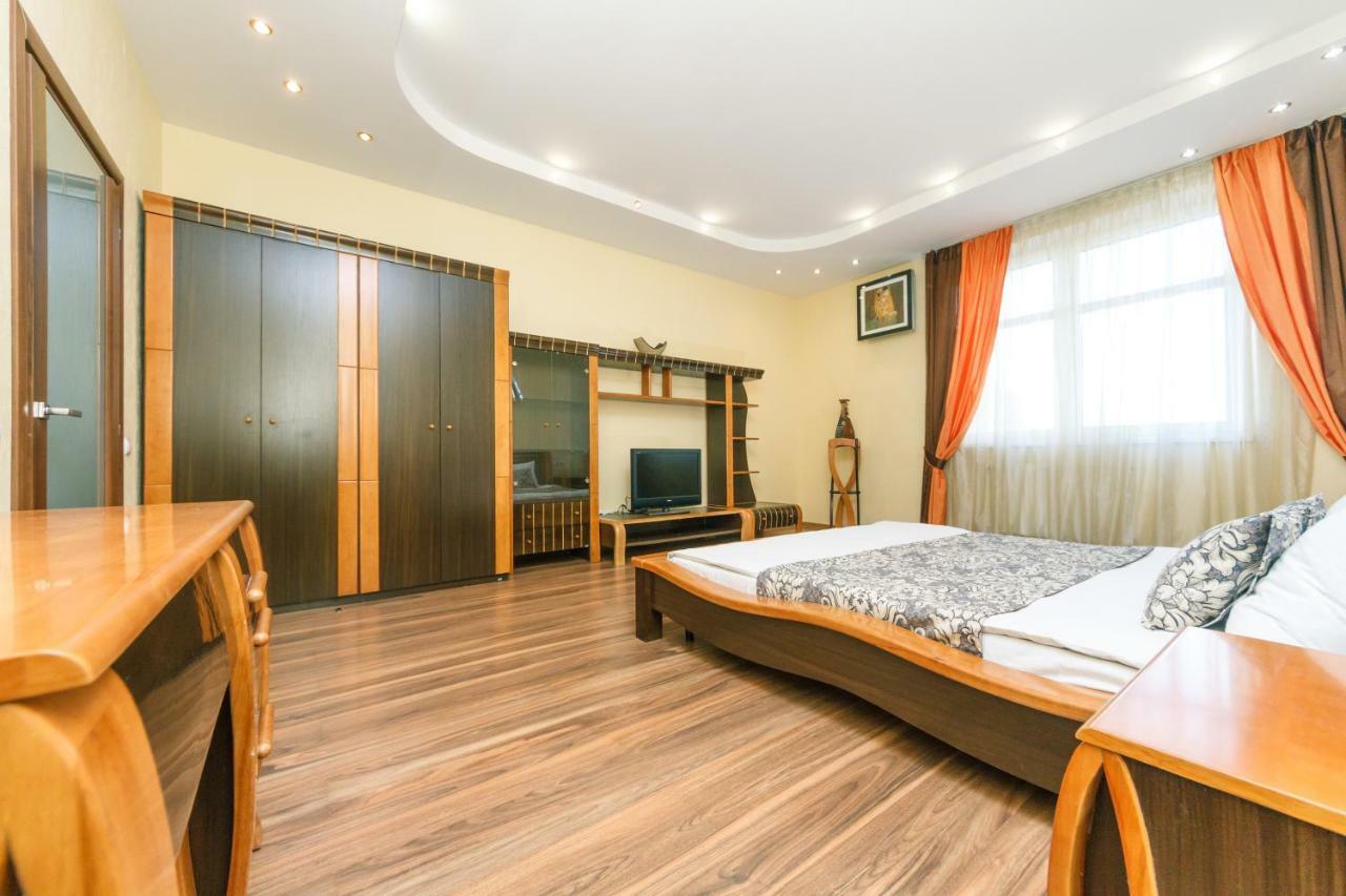 3 Комнатные Апартаменты В Центре Печерска Kiev Exterior foto